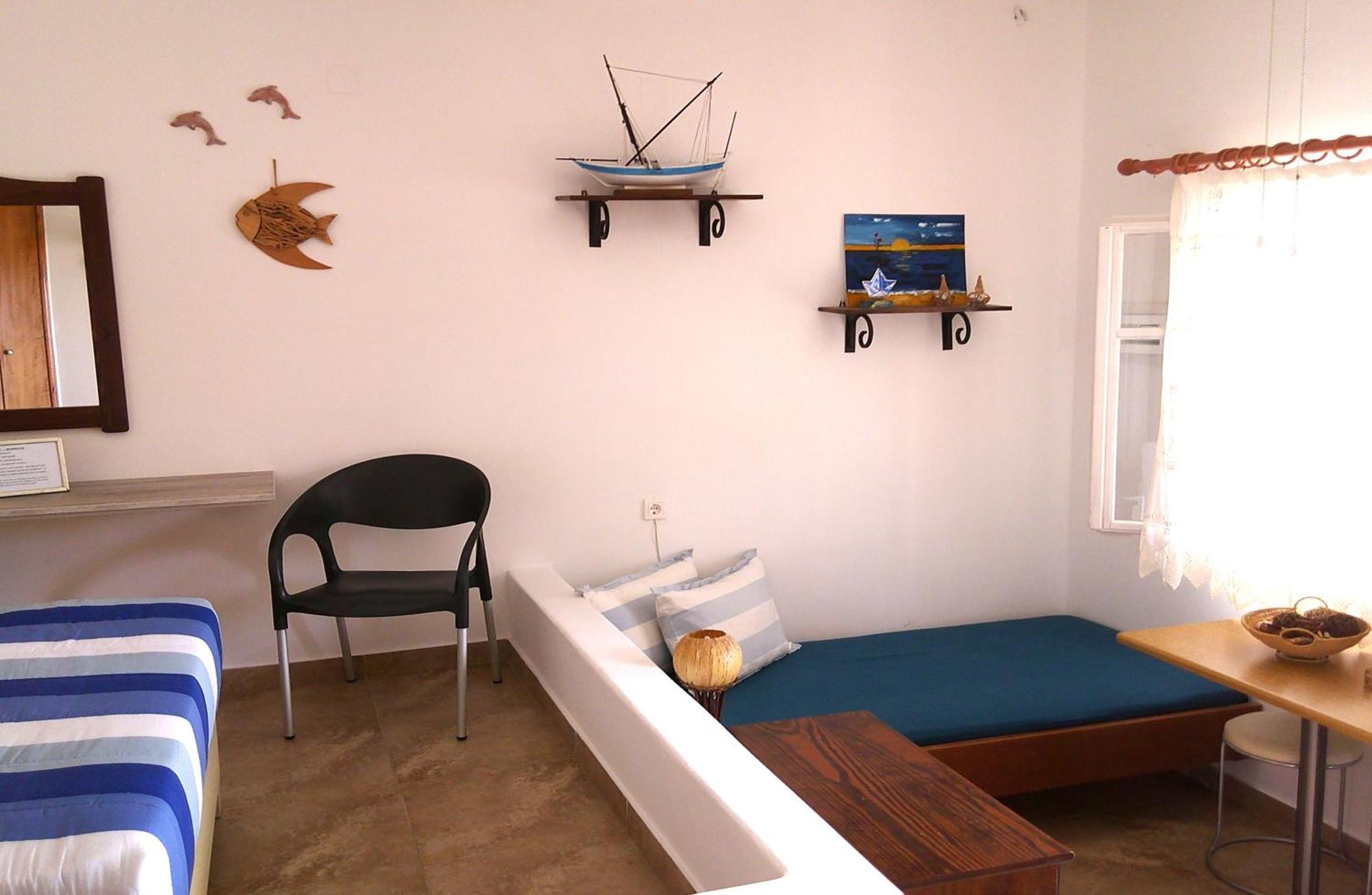 Agnanti Studios - Sikinos Bagian luar foto