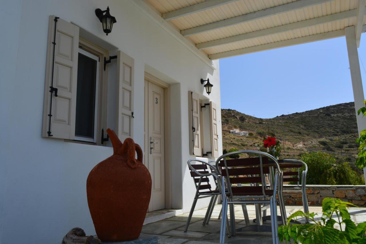 Agnanti Studios - Sikinos Bagian luar foto